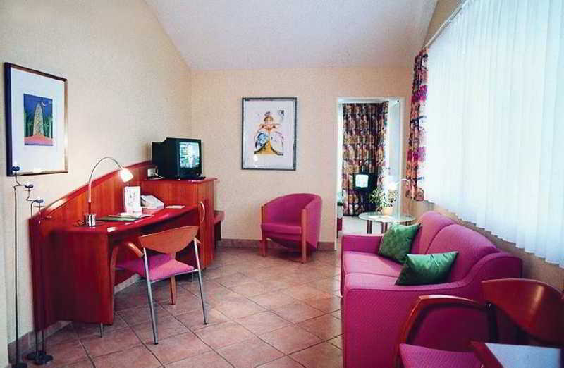 Hotel Mado Cologne Room photo